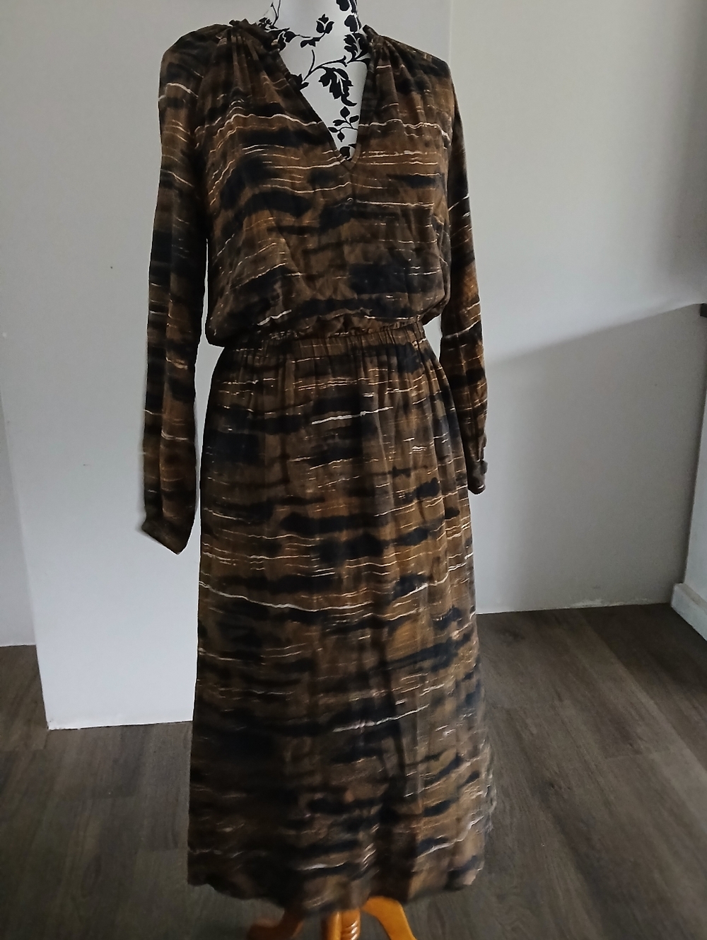 cloth & stone Brown and Black Long Sleeve Maxi Dress